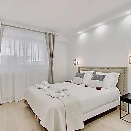 Apartment Eiffel Tower 3 Bedroom